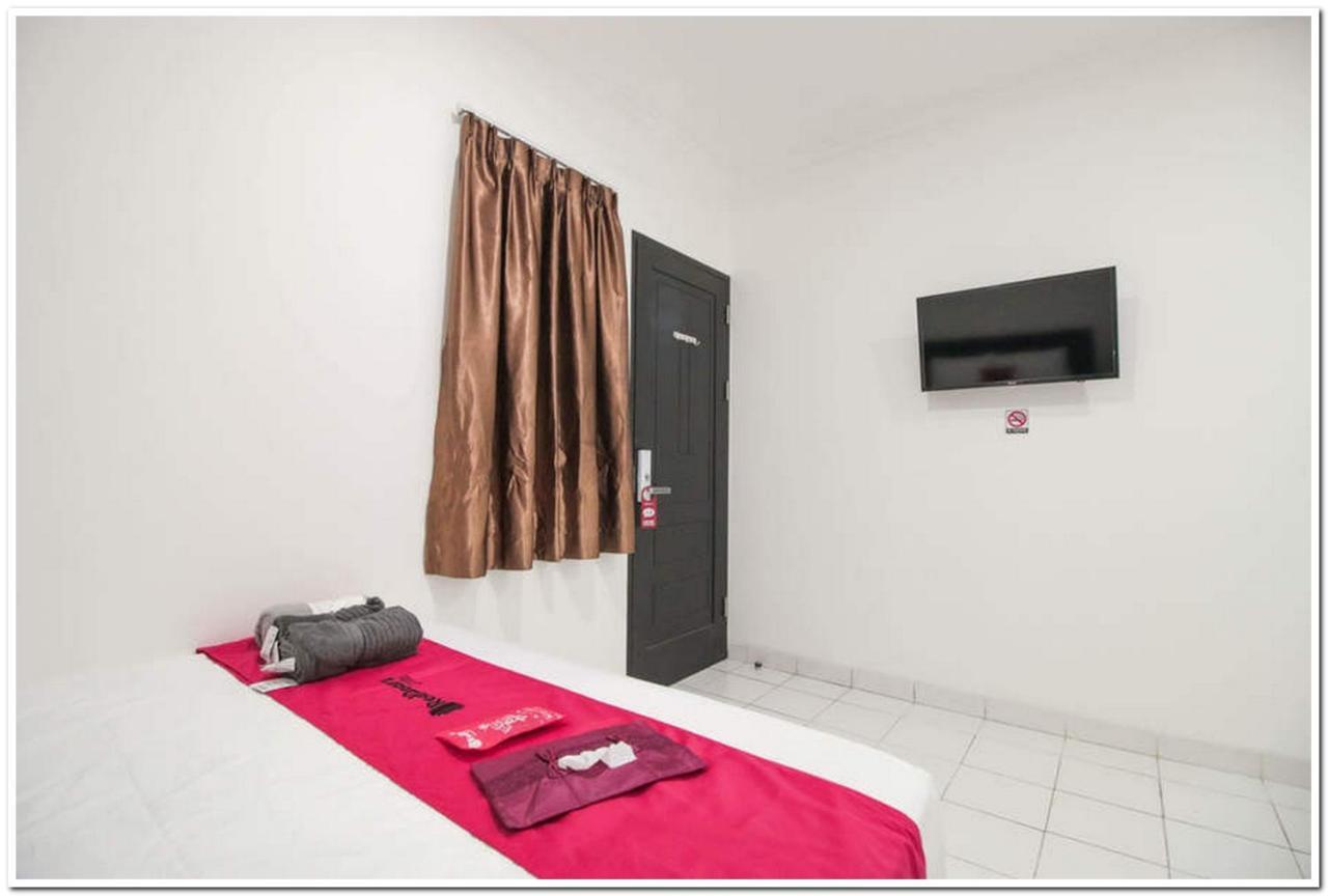 Reddoorz @ Ruko Itc Roxy Mas Ξενοδοχείο Τζακάρτα Εξωτερικό φωτογραφία